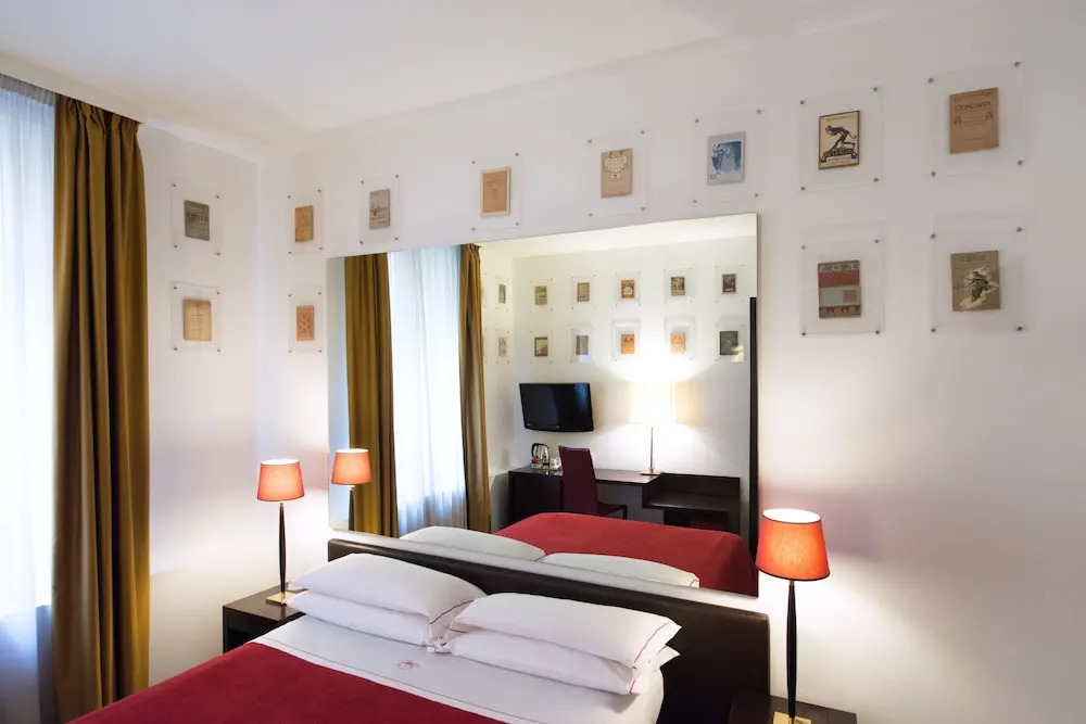 Двухместный номер Classic двуспальная кровать в Phi Hotel Bologna