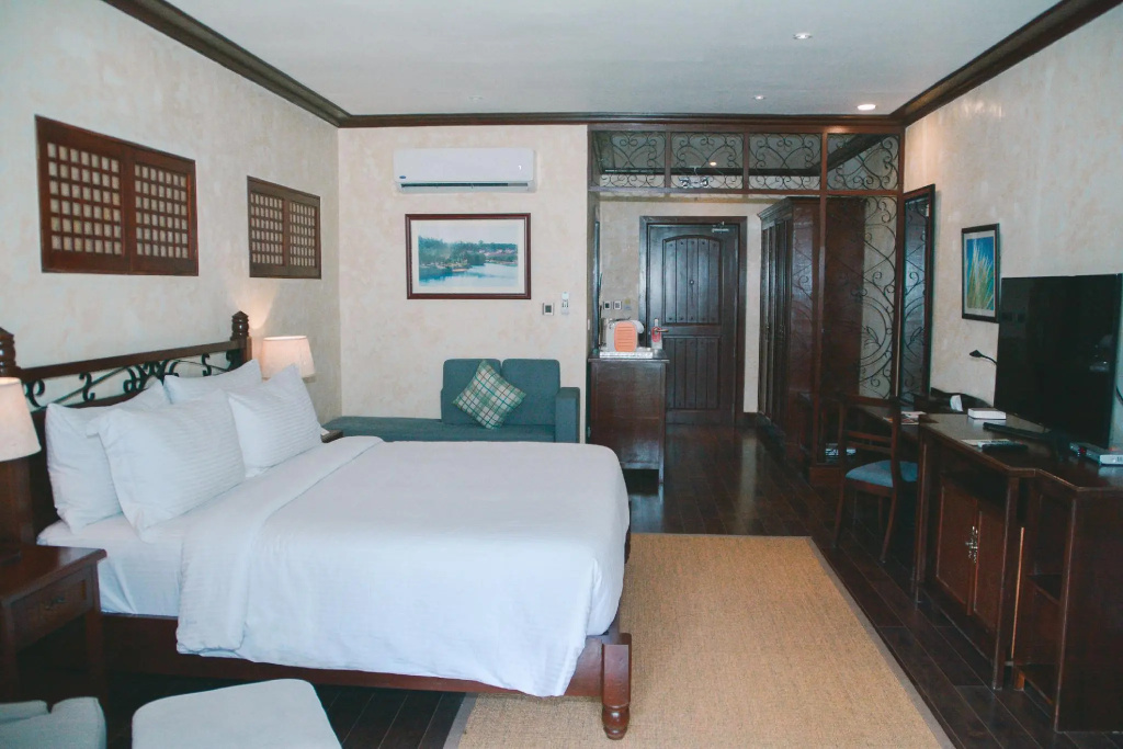 Double Suite (full double bed)