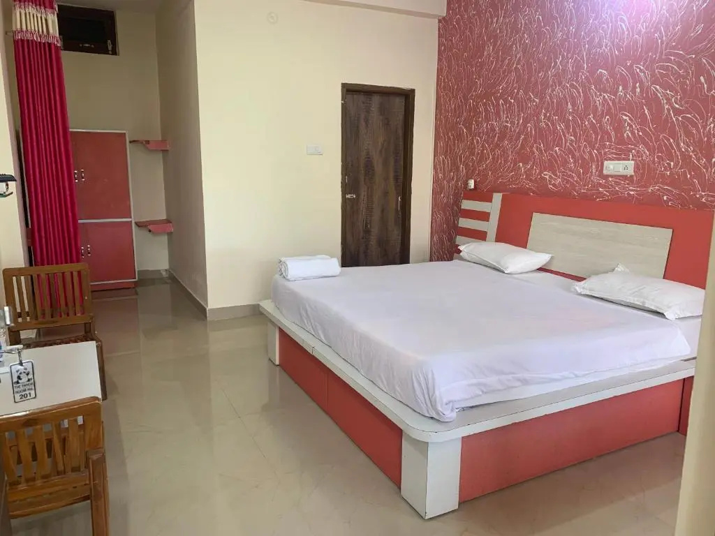 Deluxe Double room (full double bed)