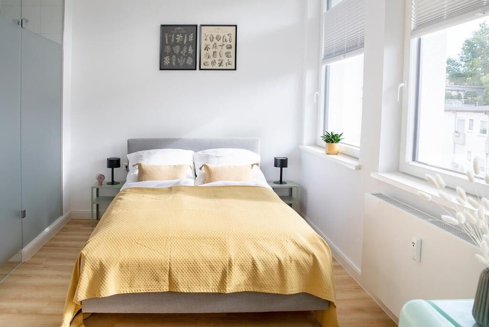 Louis & Louise Apartments & Rooms