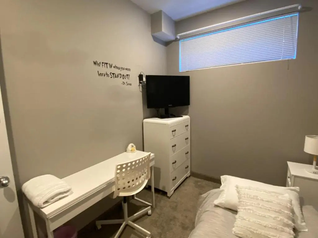 Economy room