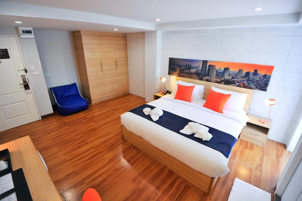 7 Days Premium Hotel at Icon Siam Station — фото