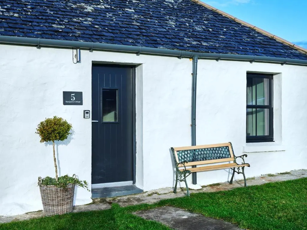 Monkstadt No 5 - MacQueen Cottage