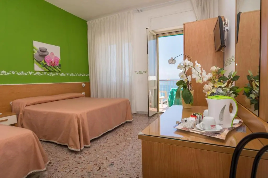 Standard Double room with sea view (full double bed)