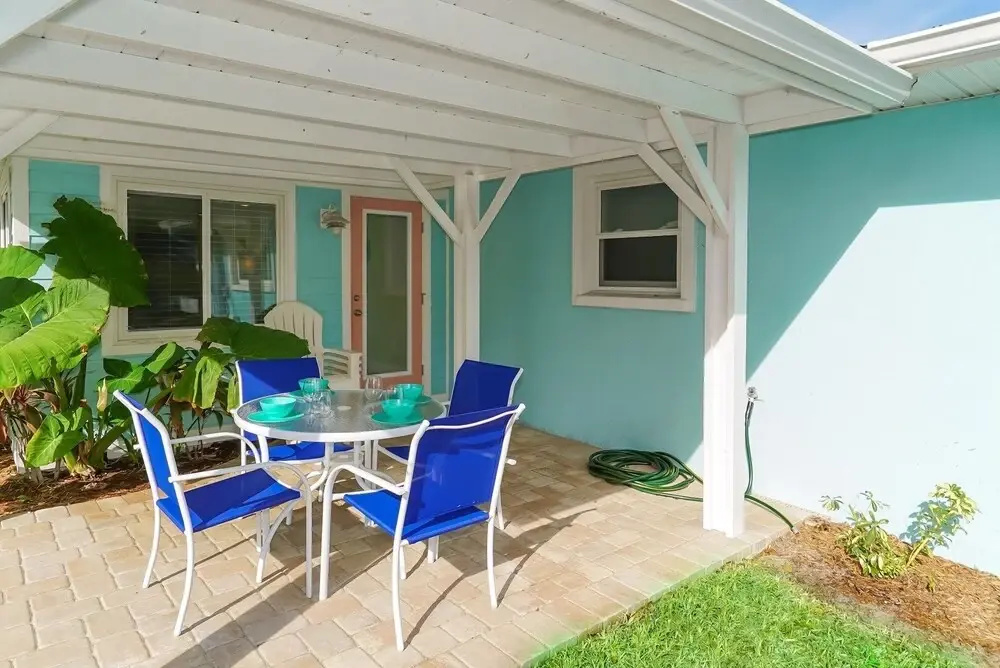 Ebb Tide 3 Bedroom Home by RedAwning