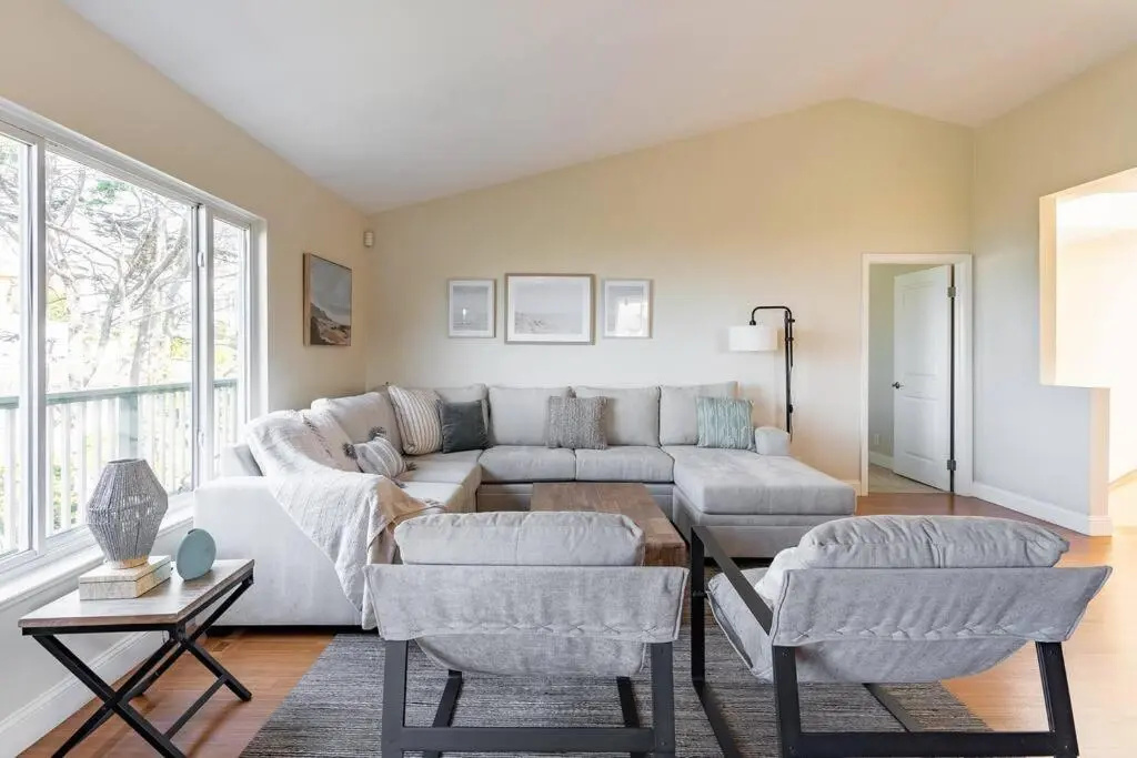 Ocean View Retreat Mins to Beaches & Trails