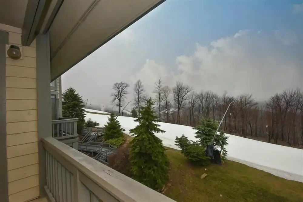 Seven Springs Stoneridge 3 BR Loft Standard Condo, Pet Friendly! by RedAwning