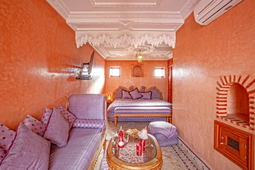 Deluxe Double room with balcony (full double bed)
