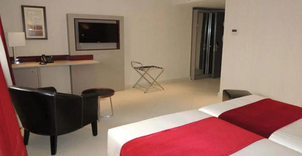 Standard Single Club room with balcony