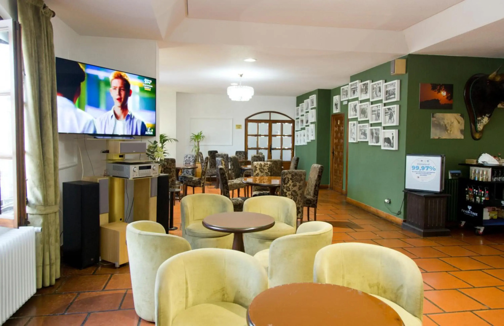 Hotel photo 12