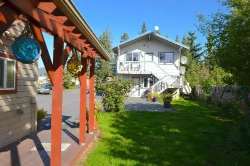Bay Ave Bed and Breakfast Inn