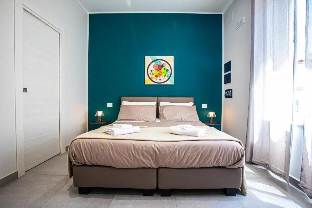 Deluxe Double room (full double bed)