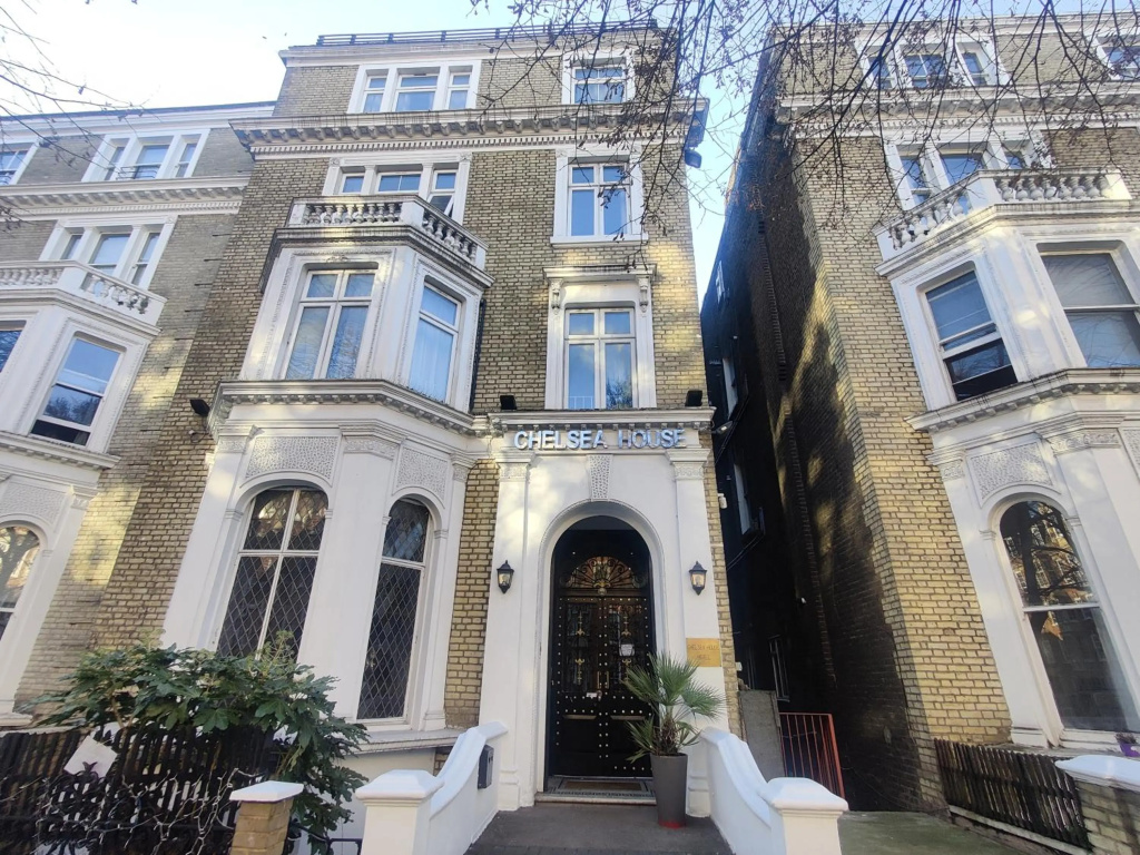 Chelsea House Hotel