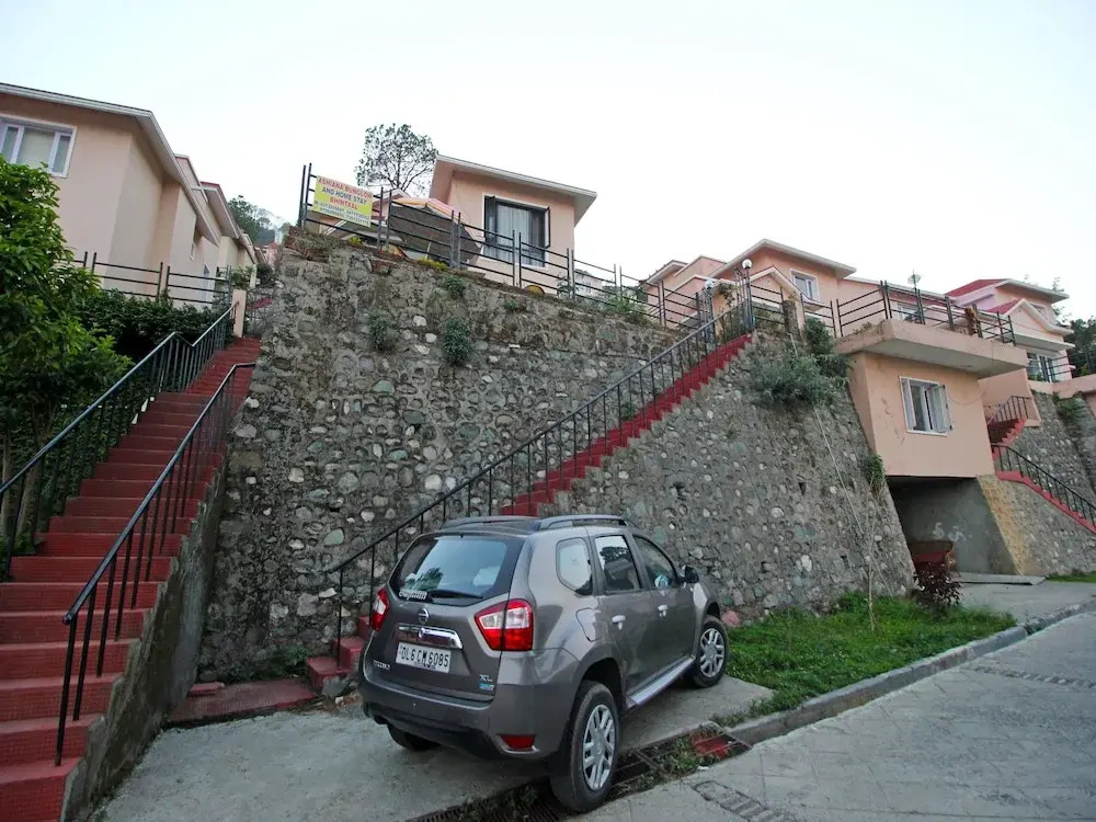 OYO 9399 Home Valley View 2BHK Villa Sattal