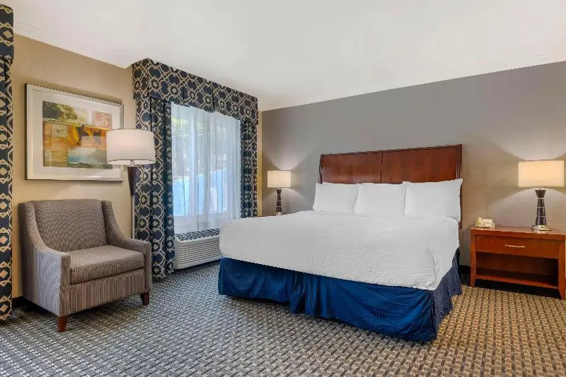 Best Western Plus Marina Shores Hotel - Tap to explore photos