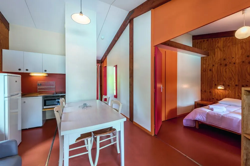 2 Bedrooms Standard Club room