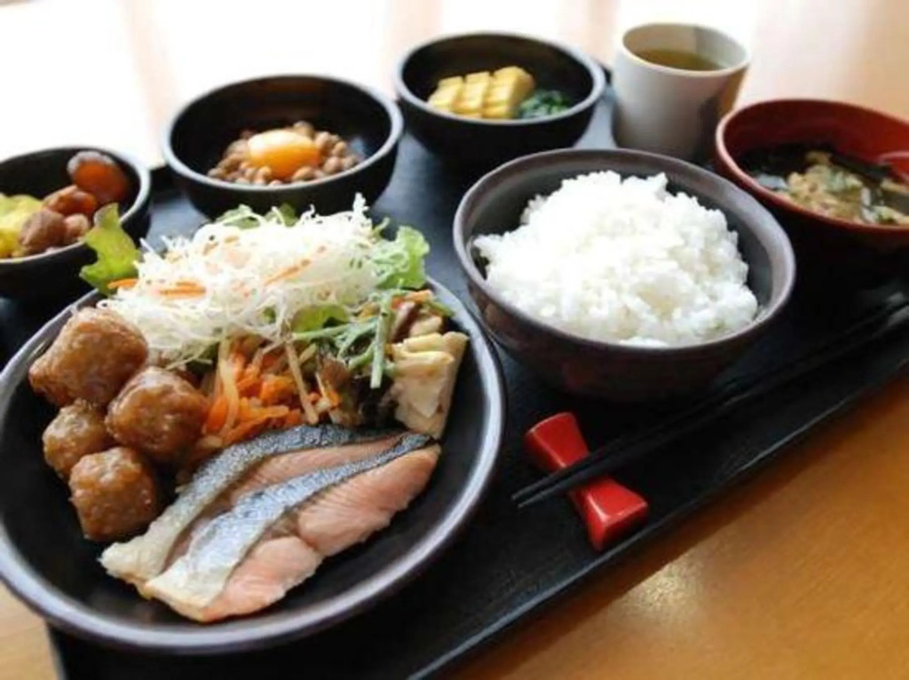 Food & Beverage