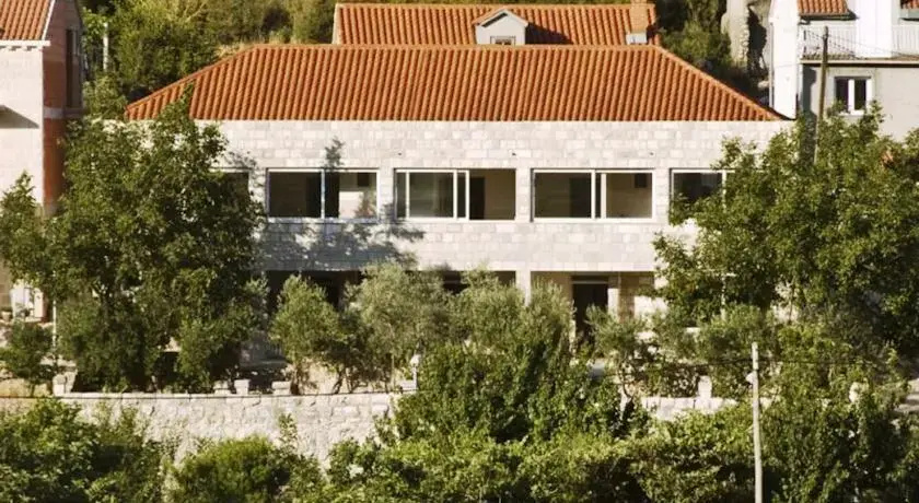 Country House Pansion