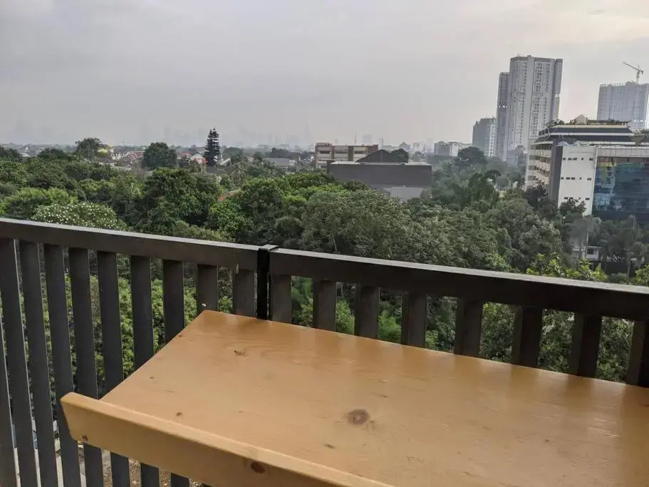 Apt Pejaten Park 1 BR Sage Smart TV, Netflix, Prime, Youtube