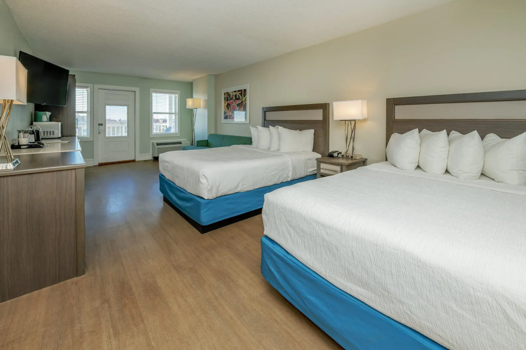 Suite with ocean view