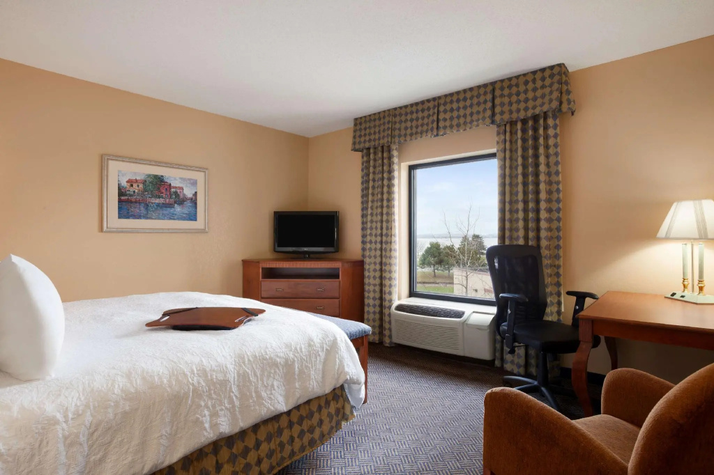 Double room (full double bed)