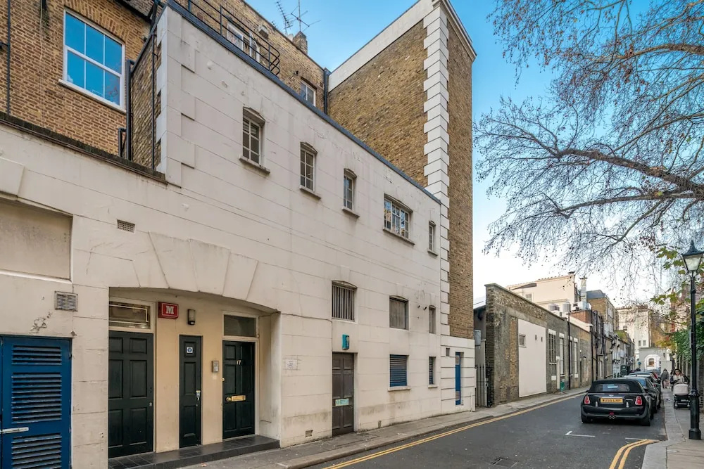 Elegant flat for 4, Moments from Gloucester Rd