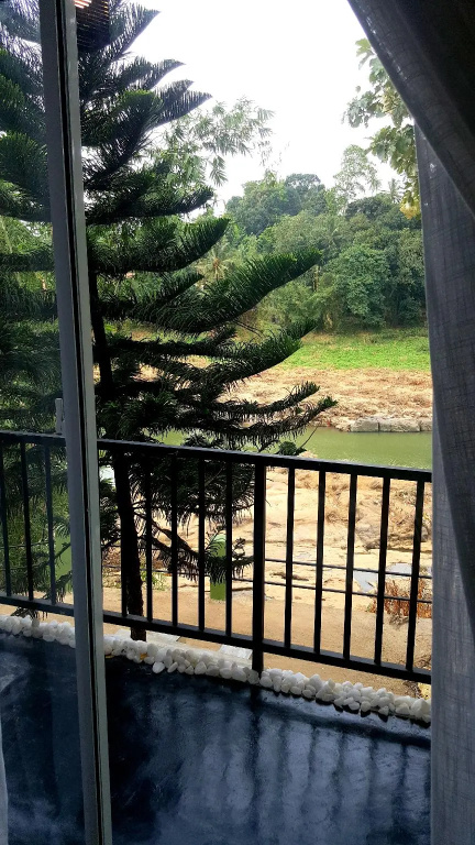 Standard Double room with river view (full double bed)