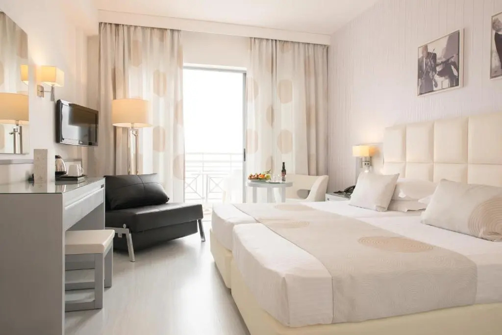 St. George Beach Hotel & Spa Resort - Chambres