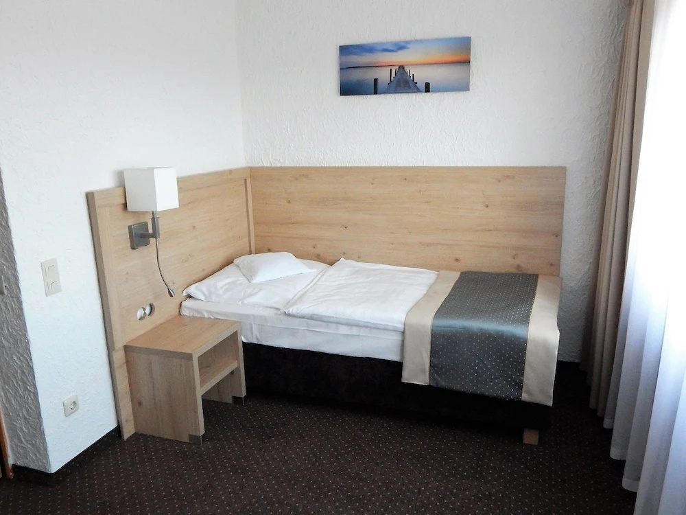 Land Gut Hotel Zum Alten Forsthaus - Chambres