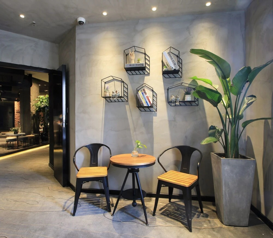 Food & Beverage