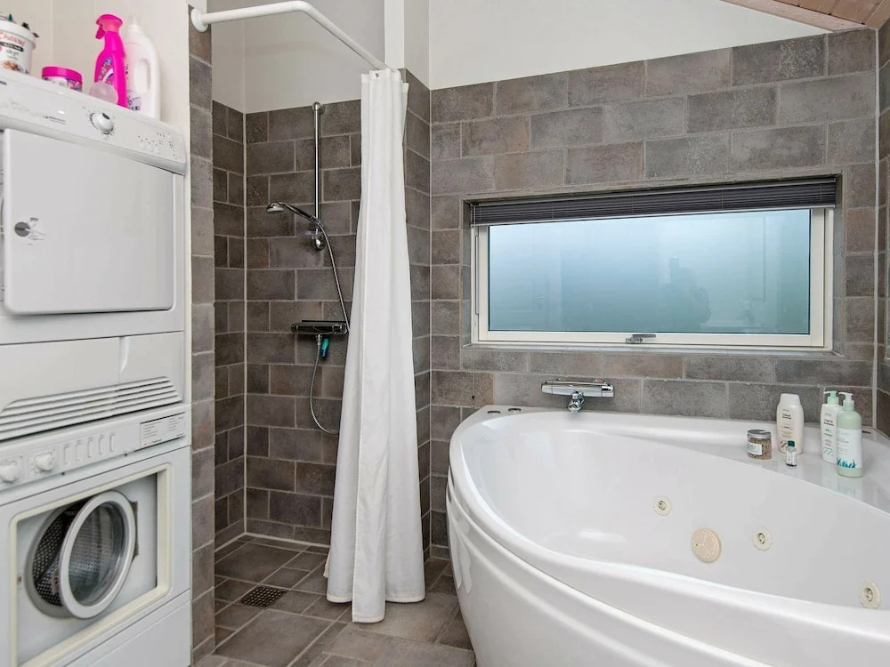 Welcoming Holiday Home in Glesborg With Sauna - фото 8