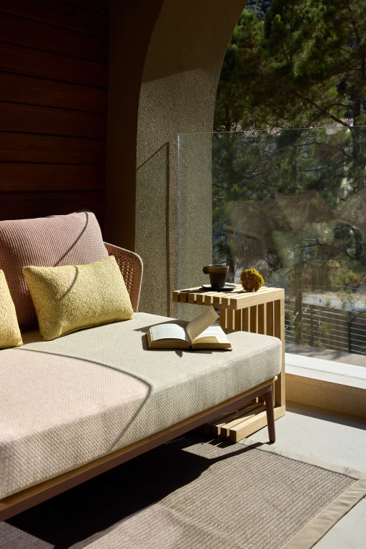 Standard Double room with balcony and with mountain view (full double bed)