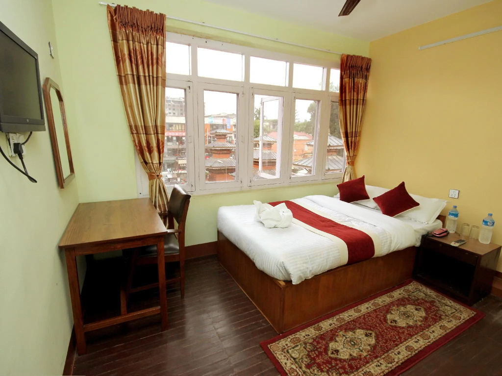 Deluxe Double room (full double bed)
