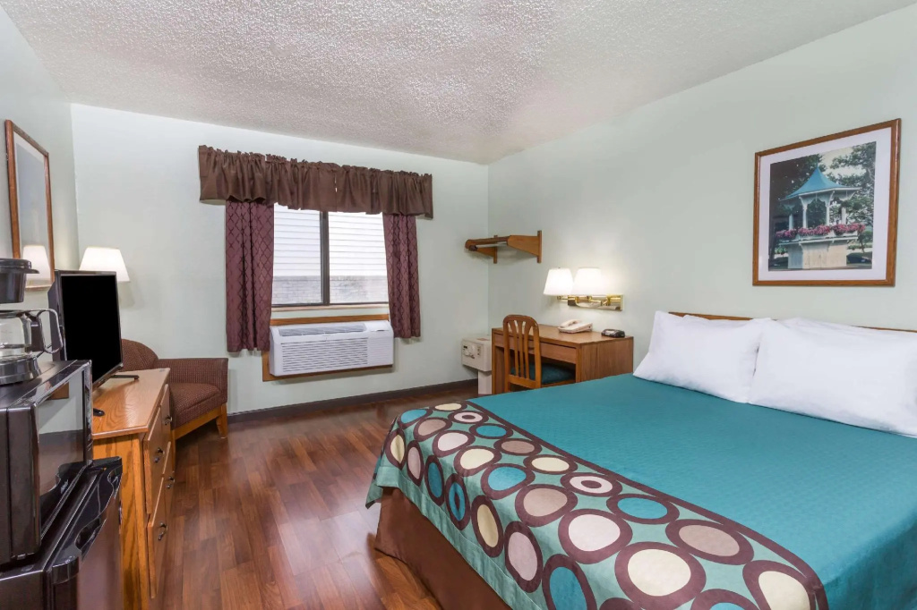 Deluxe Double Studio Suite (full double bed)