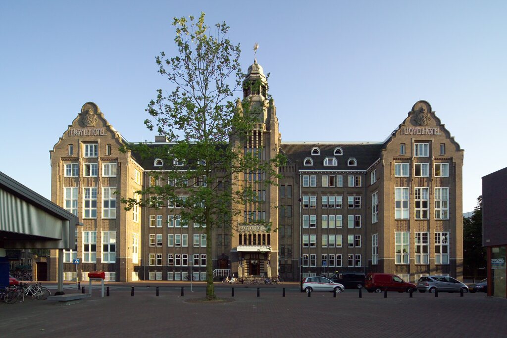 Lloyd Hotel by null