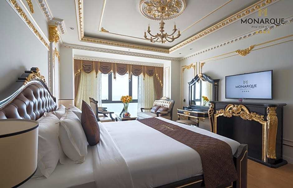 Monarque Hotel Danang