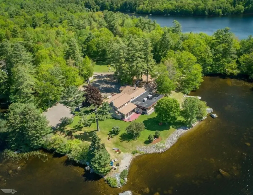 Alamoosook Lakeside Inn