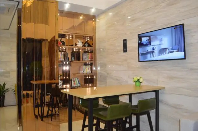 Food & Beverage