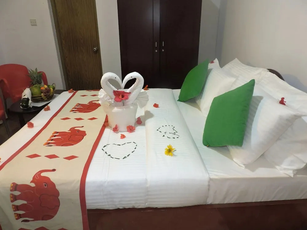 Standard Double room with garden view (full double bed)
