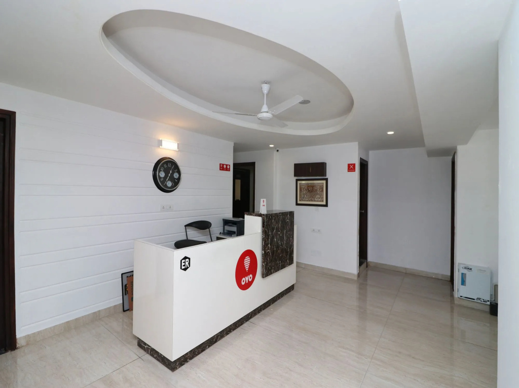 Lobby & Reception