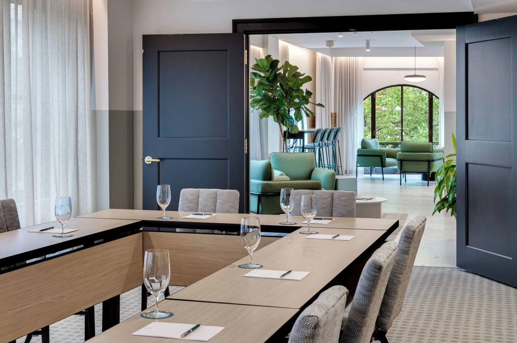 The Flat Iron Hotel — фото 6