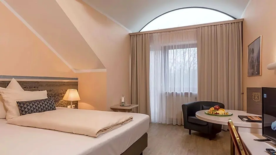 Standard Double room with garden view (full double bed)