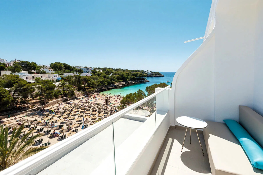 Beach & Waterfront