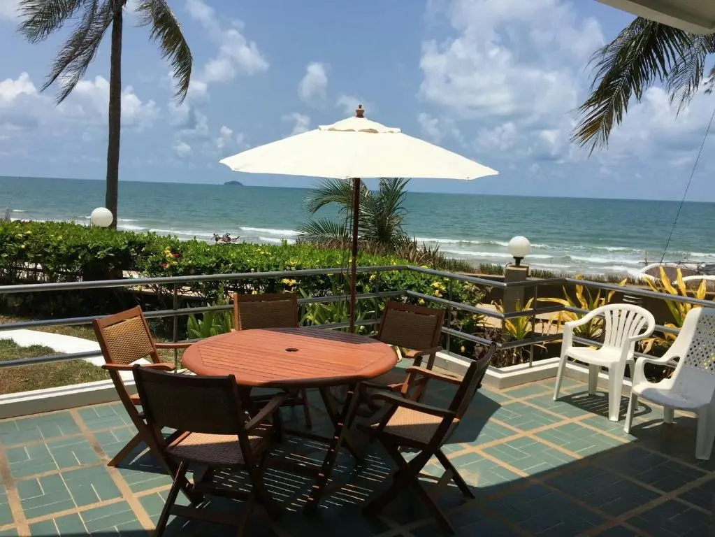 Private Beach Front 5 Bedrooms House