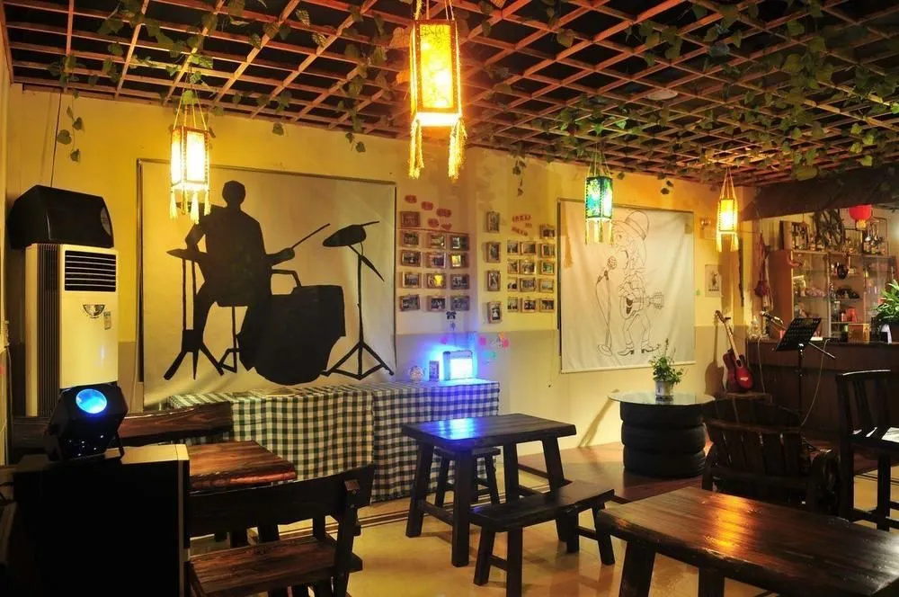 Food & Beverage