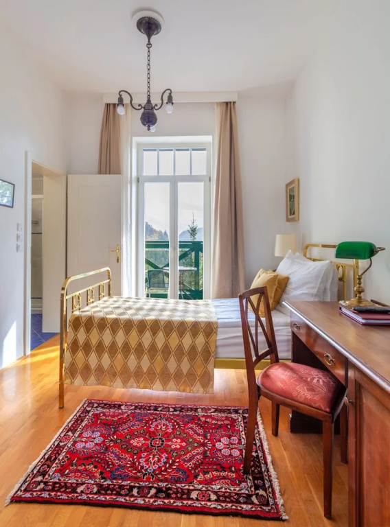 Standard Single room with balcony and with lake view