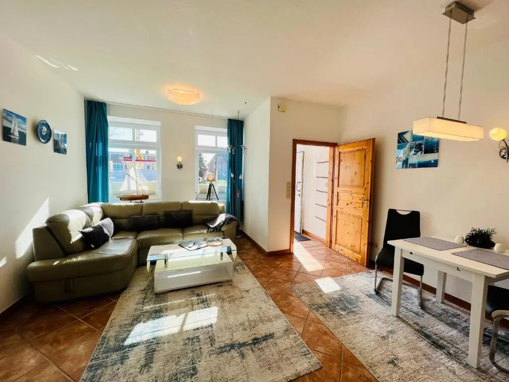 Apartment with harbour view