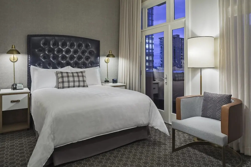 Superior Double room with balcony (full double bed)