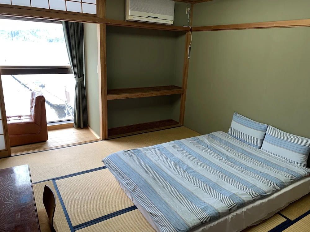 Premium Double room with lake view (full double bed)
