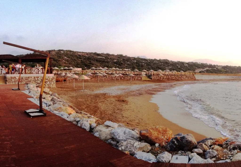 Beach & Waterfront